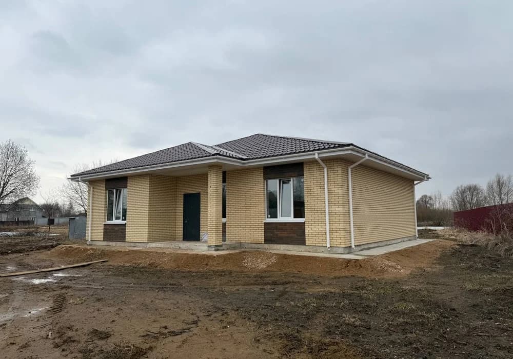 Кирпичный дом 115м2 на участке 8 соток