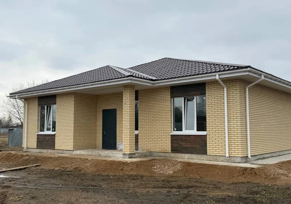Кирпичный дом 115м2 на участке 8 соток